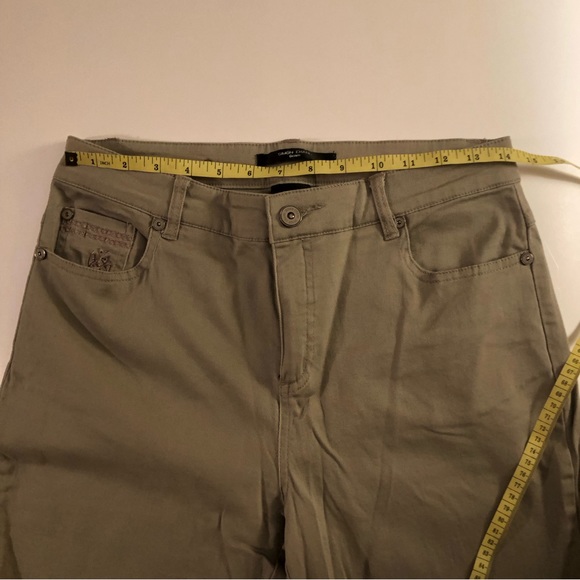 Simon Chang Beige Jeans NWOT - Picture 15 of 15